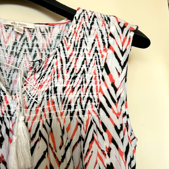 ❤️NWOT.  Ella Moss ladies abstract design, lightweight sleeveless blouse. - Picture 4 of 8